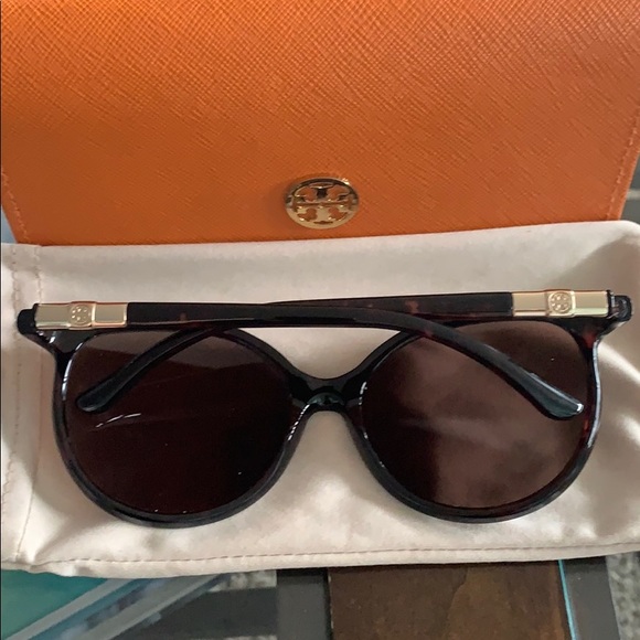 Tory burch sunglasses - Picture 2 of 9